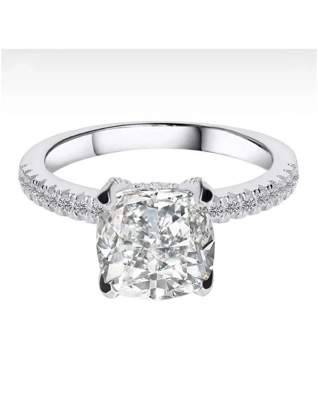 Cushion Cut Four Claw Diamond Ring