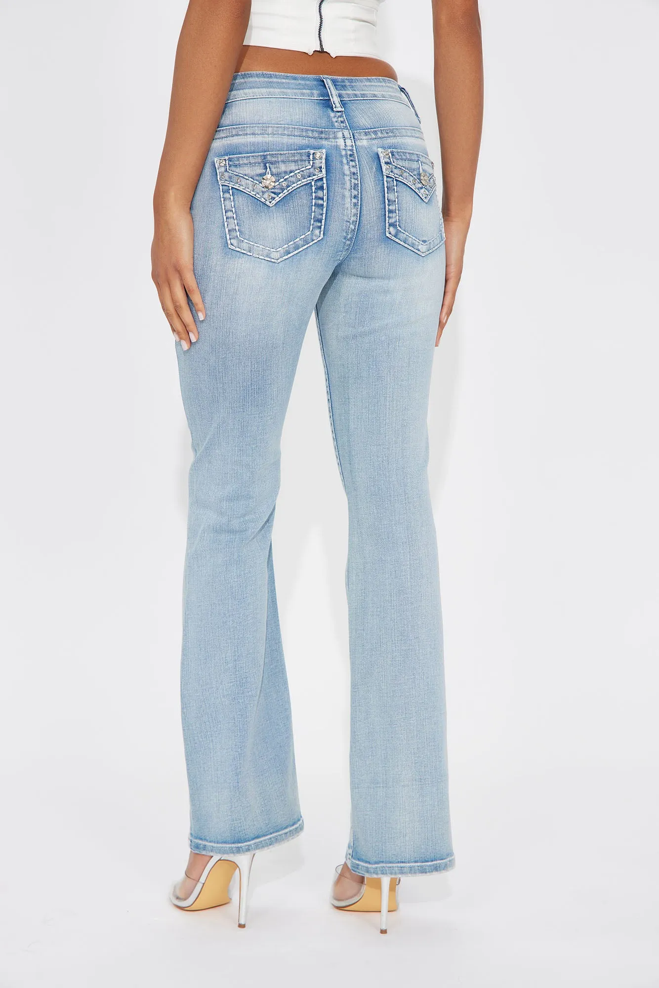 Look My Way Embellished Stretch Bootcut Jeans - Light Wash