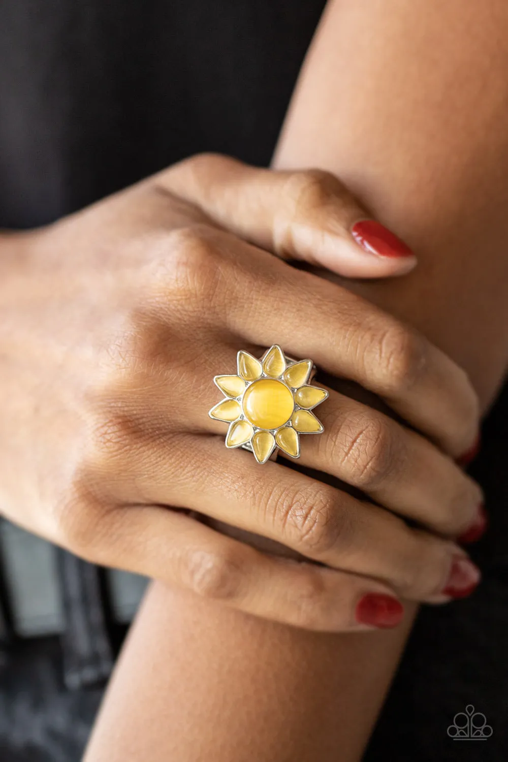 Paparazzi Blossoming Sunbeams - Yellow Floral Ring